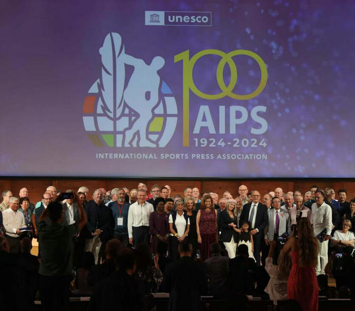 成都世运会吉祥物在巴黎揭幕